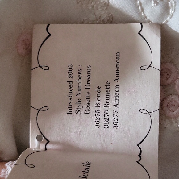 Madame Alexander rare doll was given to me never touched card on porcelain - Picture 4 of 9